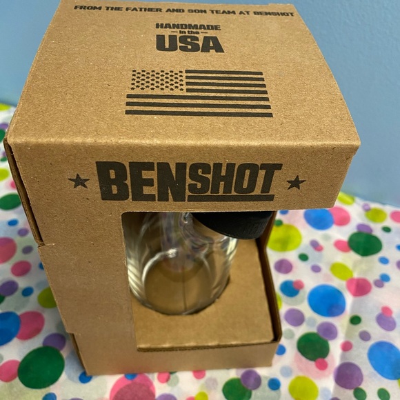 New! Benshot Slapshot Ice Hockey Beer Pint Glass NIB! 🏒 - Picture 2 of 12